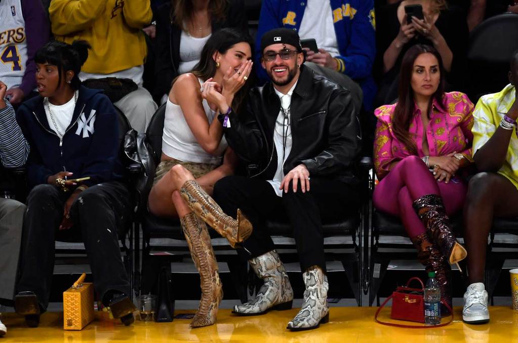 Bad Bunny & Kendall Jenner Pack on the PDA at Drake’s L.A. Concert